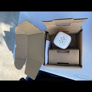 Salt and pepper shaker